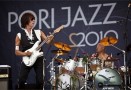Jeff Beck ja Narada Michael Walden Porin päälavalla. Kuva: Sanna Heikintalo.
