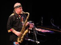 Piirpauke tiivisti yli 50 vuoden taipaleensa komeaksi retrospektiiviksi Äänekosken konsertissa