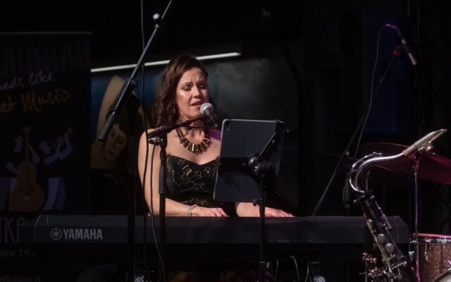 Swing it maikka! Sini Lavastre and Friends Kairon lavalla