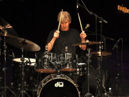 Chad Wackermanin superyhtye heitti keikan Äänekoskella