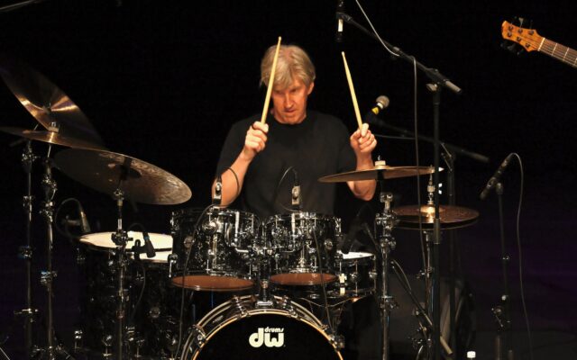 Chad Wackermanin superyhtye heitti keikan Äänekoskella