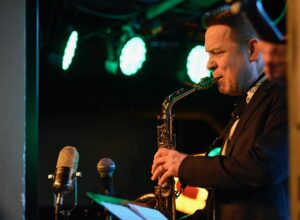 Jyväskylässä oltiin jazzin ihanassa ytimessä Jukka Perkon ja Jazz Jkl Collectiven keikalla